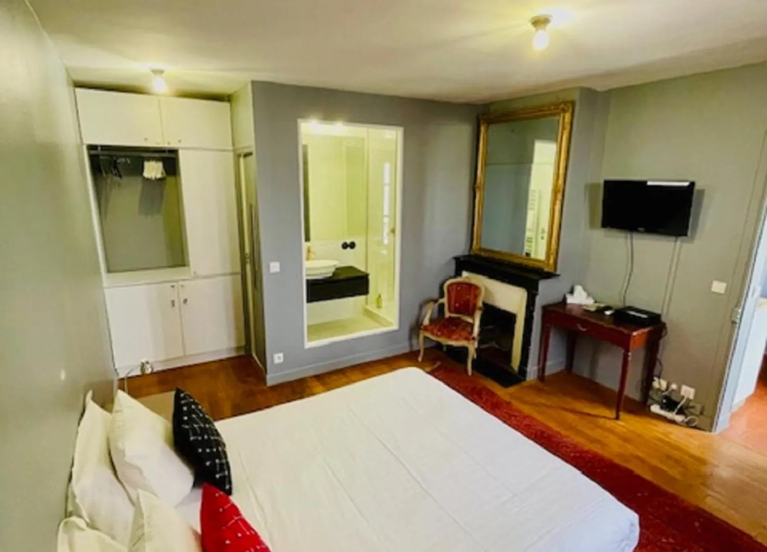 Le Pavillon Hotell Paris
